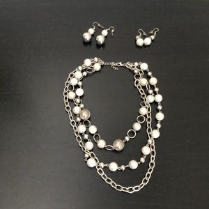 Set earrings and necklace